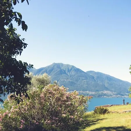 度假居 Casa Nespole- Familiennest Mit Seesicht By Interhome