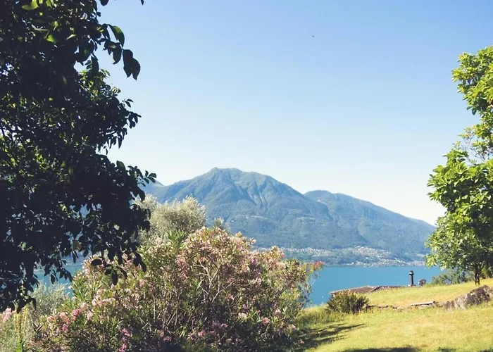 度假居 Casa Nespole- Familiennest Mit Seesicht By Interhome